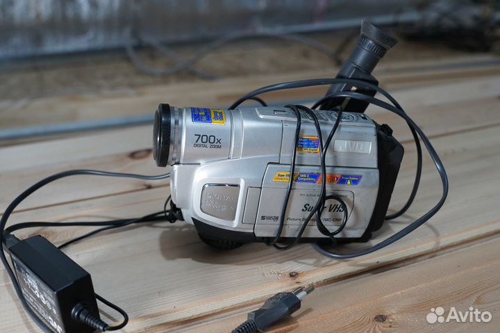 Видеокамеры кассетные JVS, Panasonic