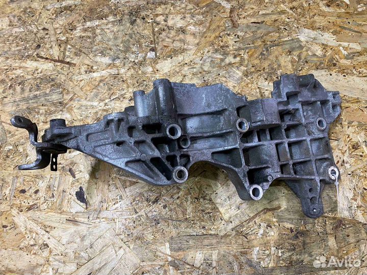 Кронштейн генератора Volkswagen tiguan (5N1 2008-2