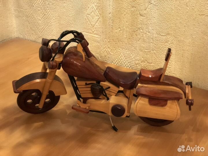 Мотоцикл сувенирный деревянный