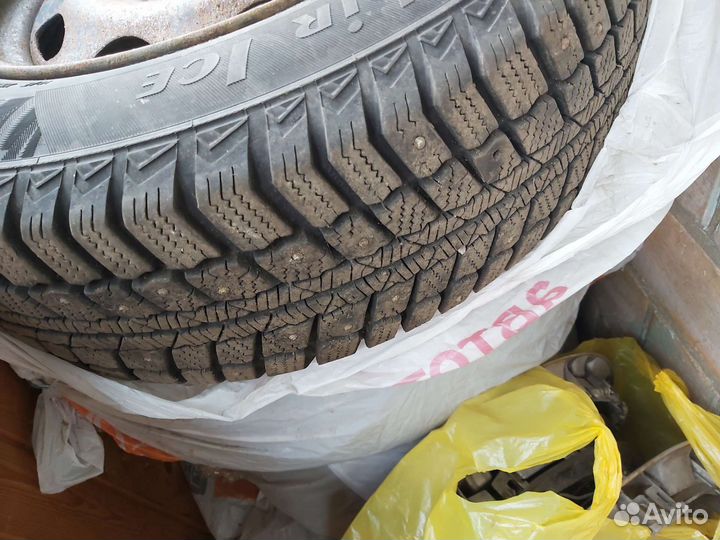 Nokian Tyres  Hakka Truck 844 75 R15