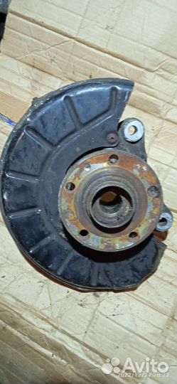 Поворотный кулак правый Passat b6