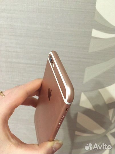 Телефон iPhone 6s