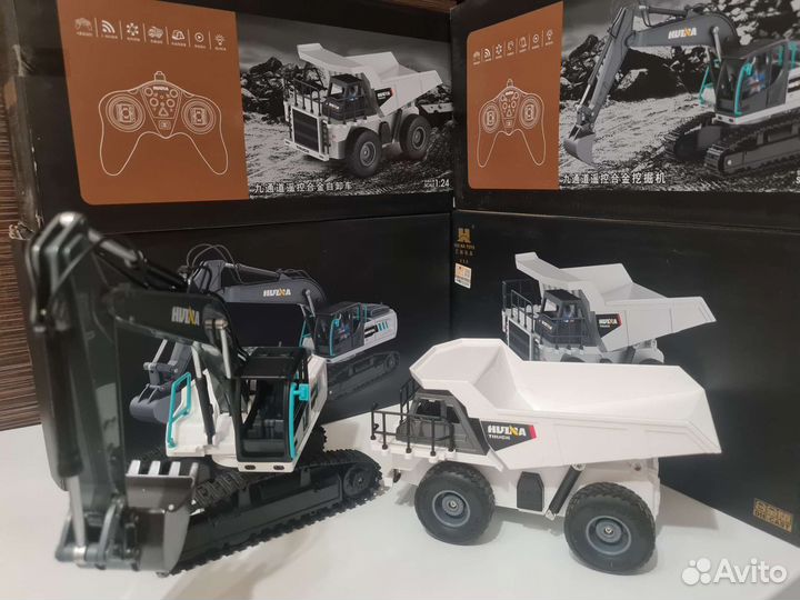 Экскаватор, самосвал на пульте управления