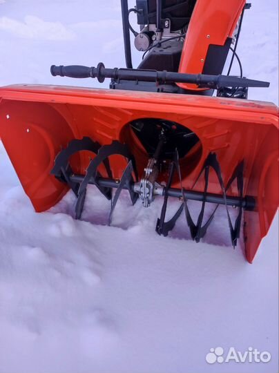 Снегоуборщик бензиновый самоходный