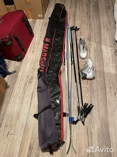 Лыжи и ботинки