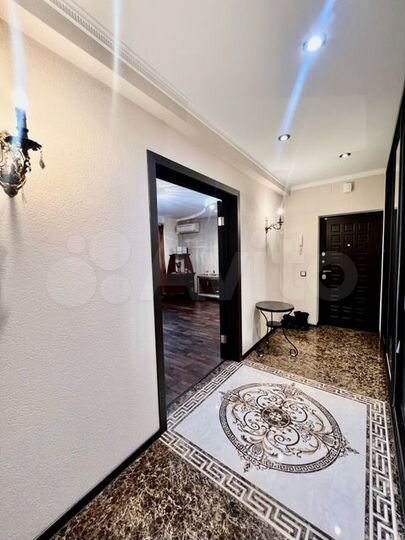 2-к. квартира, 63 м², 2/10 эт.