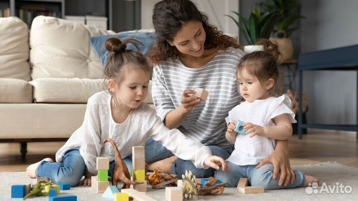 Няня воспитатель