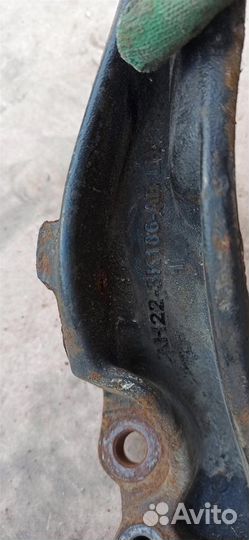 Кулак поворотный передний левый Land Rover discov