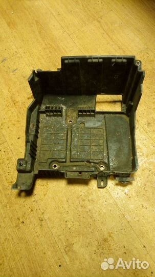 Площадка под аккумулятор Рено Меган 2 с 2003-2009