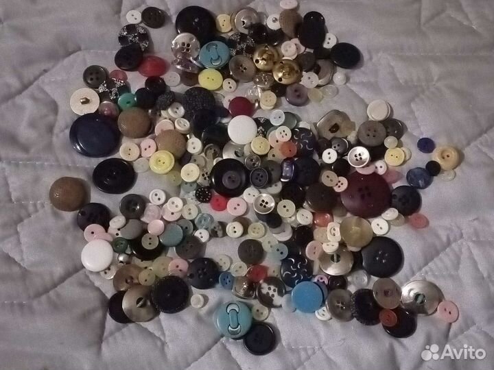 Пуговицы и фурнитура