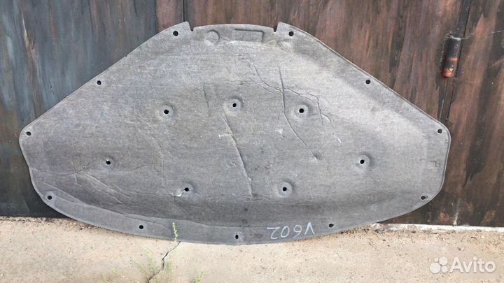 Шумоизоляция капота Bmw 1 F20