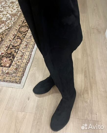 Высокие женские замшевые сапоги