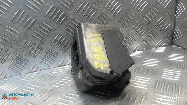 Заслонка дроссельная Volkswagen Touran 2003