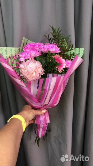 Букет из голубых хризантем