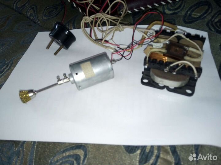 Двигатель с приводом для мелких работ