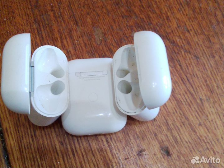 Кейсы от наушников AirPods