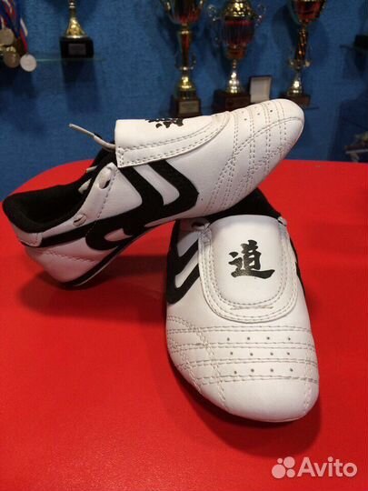 Обувь для тренировок(степки)