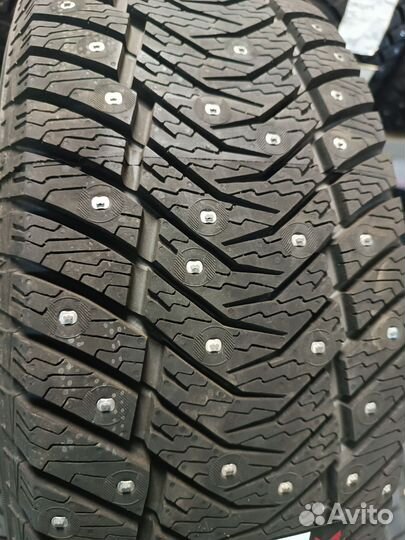 Yokohama IceGuard Stud IG65 235/50 R18