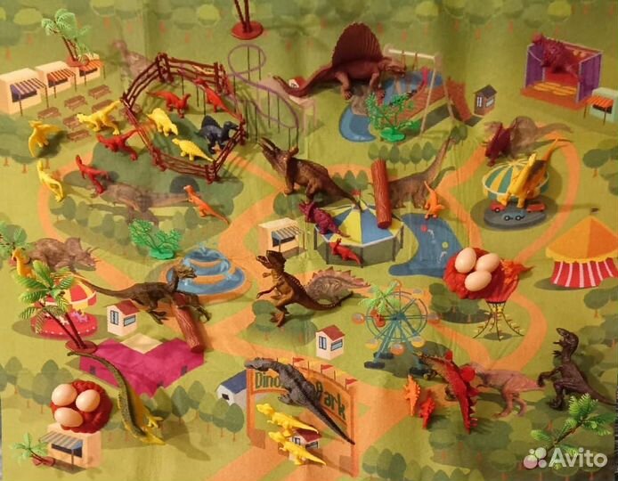 Набор динозавров с игровым ковриком 58 элементов