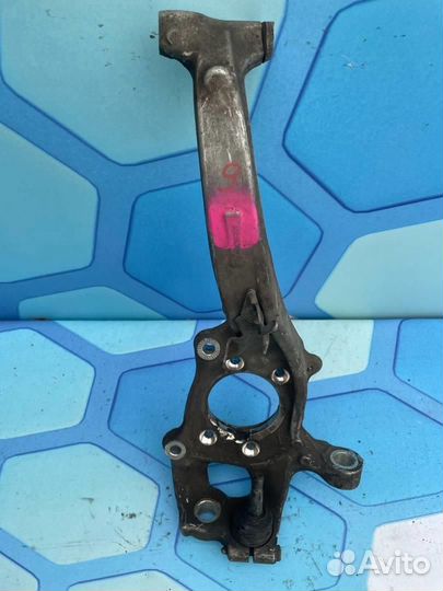 Кулак поворотный передний левый 8K0407253R