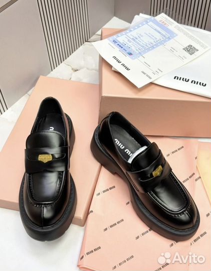 Лоферы женские