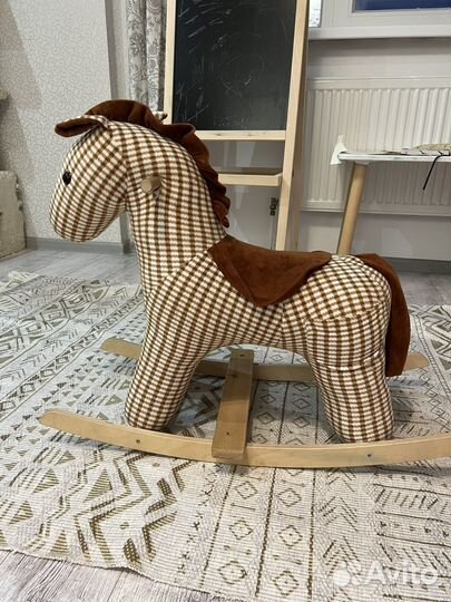 Детская качалка лошадь
