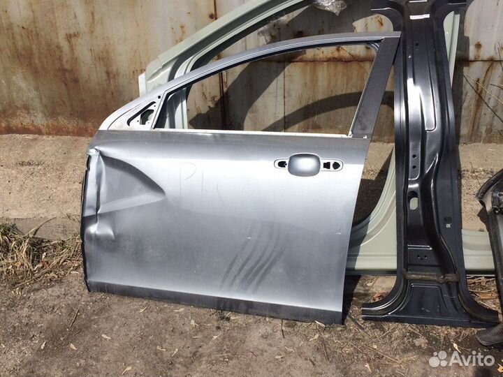 Дверь передняя левая на LADA vesta