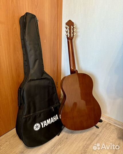 Гитара yamaha c40 с чехлом новые струны