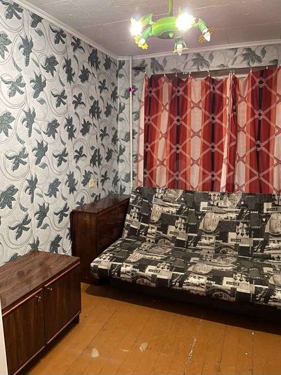 Комната 8,9 м² в 5-к., 2/5 эт.