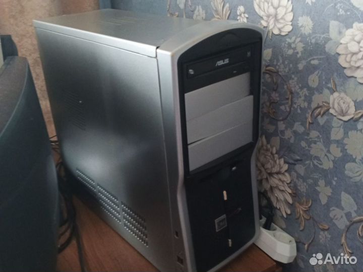 Компьютер с двумя мониторами
