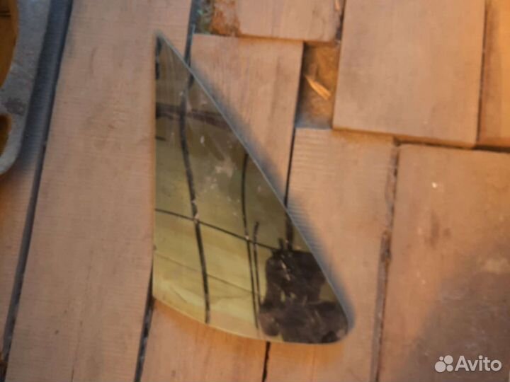 Ford Focus 2 задняя левая форточка седан