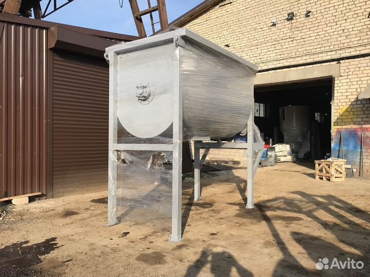 Смеситель кормов горизонтальный