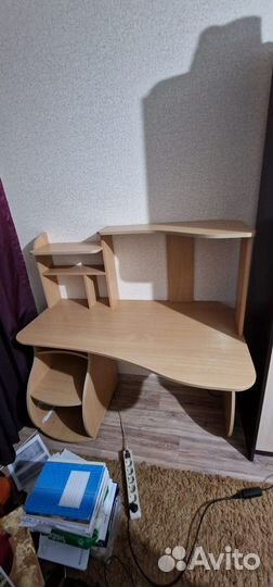 Компьютерный стол