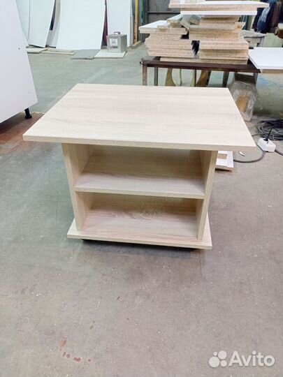 Стол журнальный