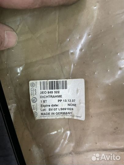 Уплотнитель стекла двери