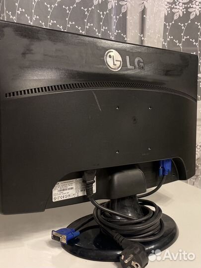 Монитор LG flatron W1943SS- PF