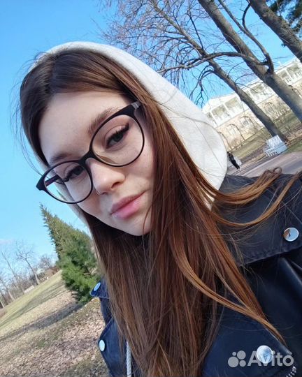 Мастер-маникюра/Администратор/продавец-консультант