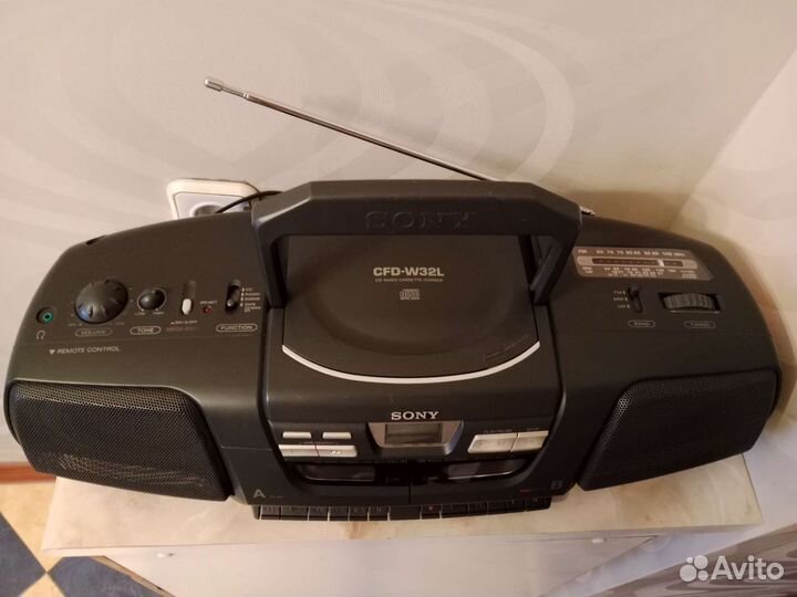 Магнитола Sony CFD-W32L