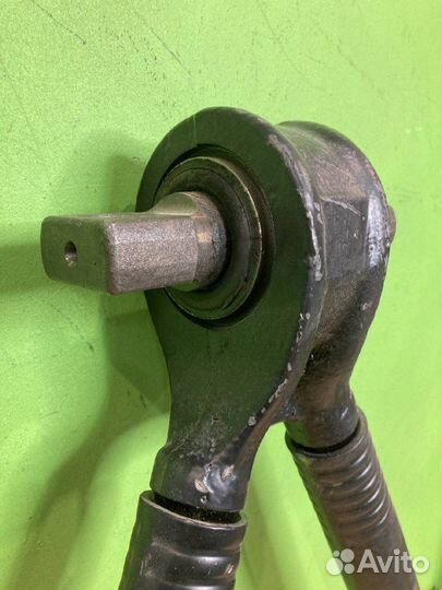 Тяга реактивная V-образная L622 d85 \MB Actros 182