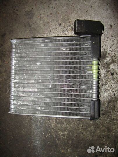 Радиатор кондеционера toyota yaris verso