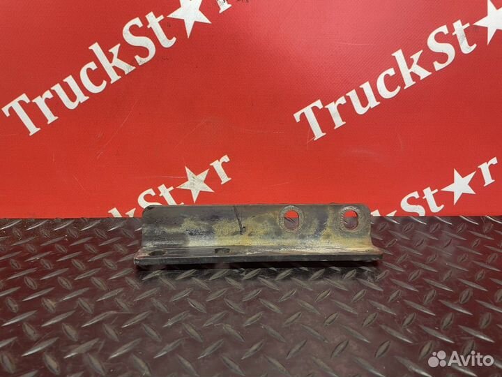 Кронштейн глушителя