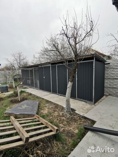 Вольер хозблок душ и санузел бытовка