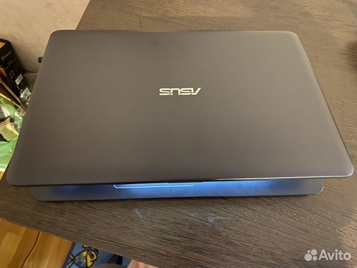 Ноутбук asus