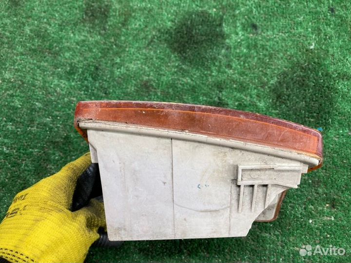 Поворотник правый Volkswagen Transporter