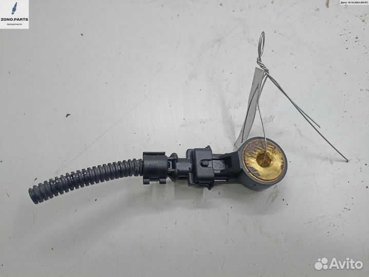 Датчик детонации 24435095 на Opel Astra H