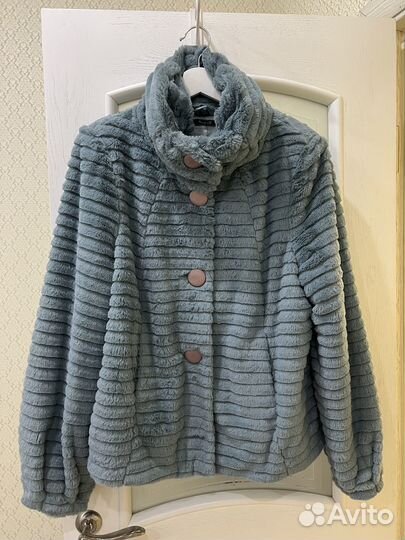 Куртка женская с искусственным мехом размер 52