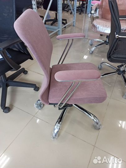 Кресло офисная SU-Mr-4 темно-розовый велюр