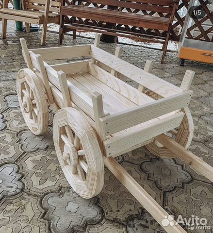 Декоративная телега для цветов