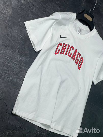 Белая футболка Nike