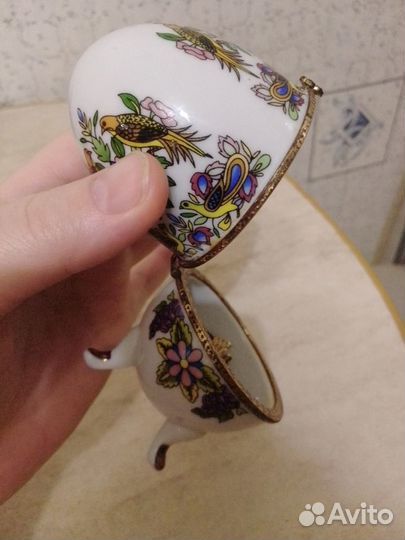 Фарфоровая шкатулка Яйцо